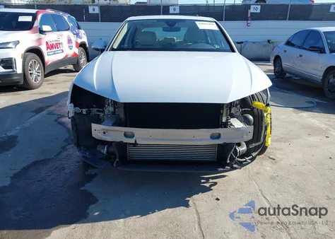 2019 Audi A4 40 Premium/40 Titanium Premium z USA, uszkodzony, nr VIN WAUGMAF4XKN007138